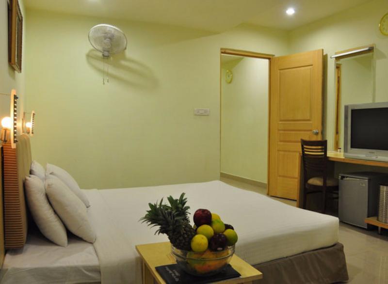 Super Townhouse Ameerpet Balkampet Road Hyderabad Exterior photo